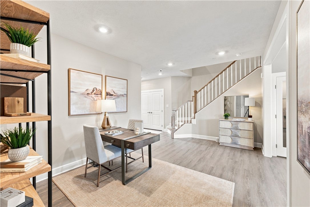 110 Hollow Oak Dr