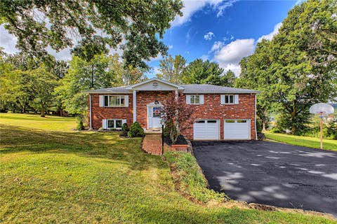 Photo of 112 Friendship Ln, Greensburg, PA 15601 (MLS # 1764424)
