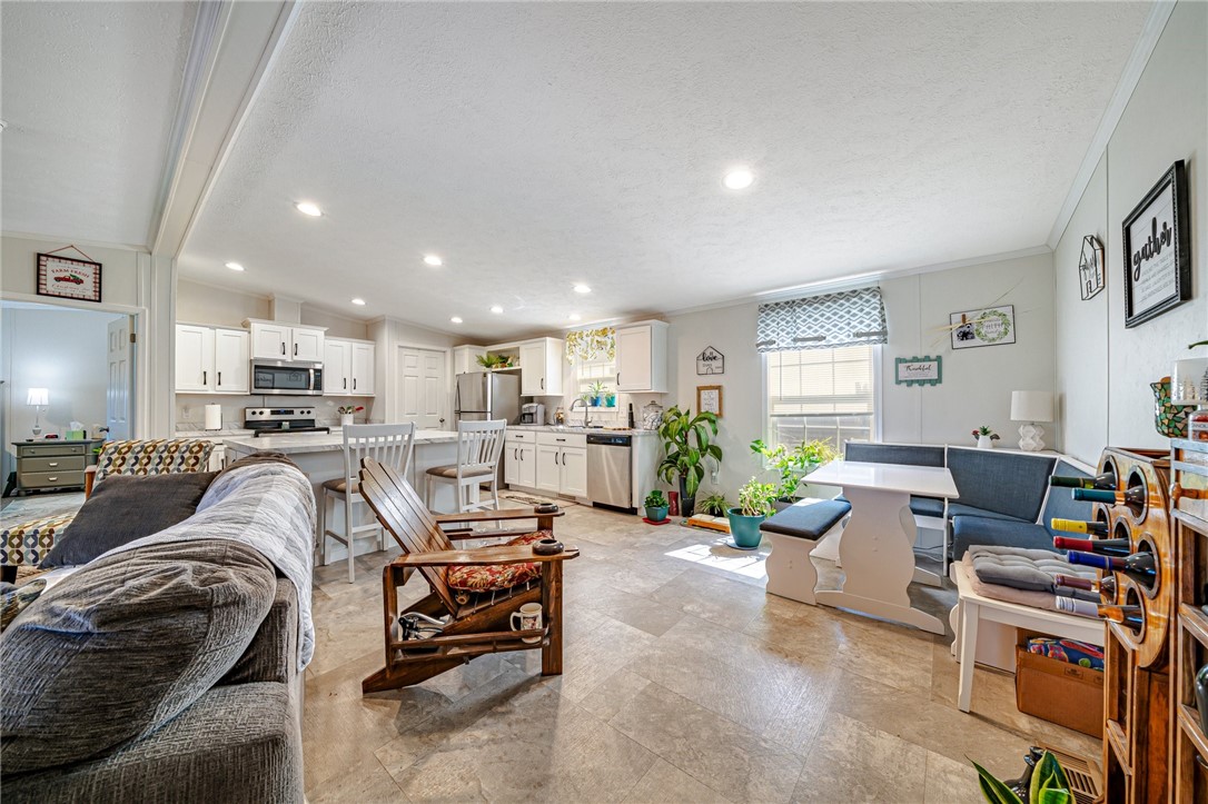 Donegal - Wml, Pennsylvania 15628, United States, 3 Bedrooms Bedrooms, ,2 BathroomsBathrooms,Residential,Pending,42536