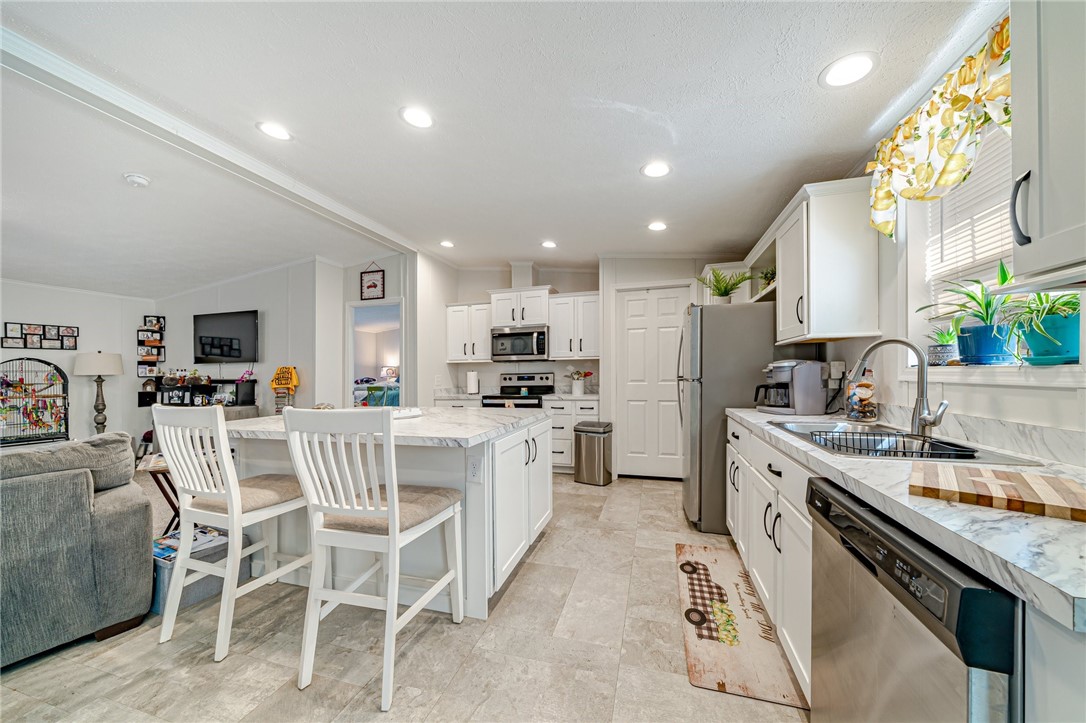 Donegal - Wml, Pennsylvania 15628, United States, 3 Bedrooms Bedrooms, ,2 BathroomsBathrooms,Residential,Pending,42536