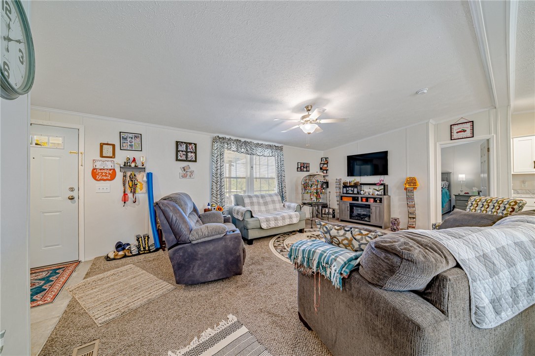 Donegal - Wml, Pennsylvania 15628, United States, 3 Bedrooms Bedrooms, ,2 BathroomsBathrooms,Residential,Pending,42536