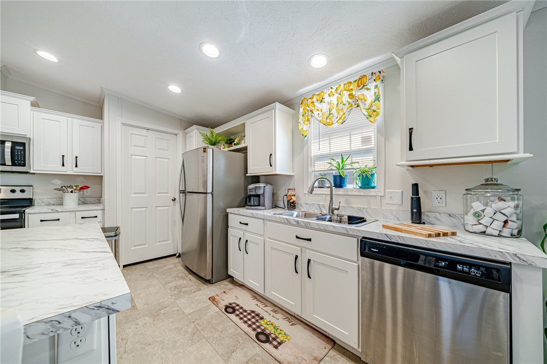 Donegal - Wml, Pennsylvania 15628, United States, 3 Bedrooms Bedrooms, ,2 BathroomsBathrooms,Residential,Pending,42536