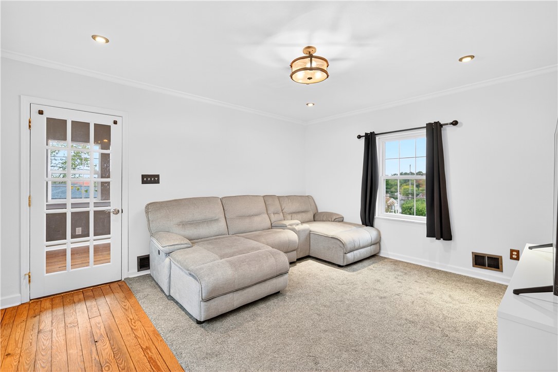 West Mifflin, Pennsylvania 15122, United States, 3 Bedrooms Bedrooms, ,3 BathroomsBathrooms,Residential,Active,234511