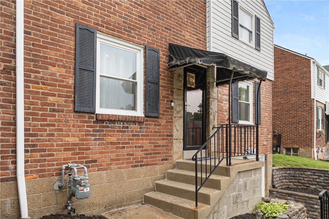 5268 Fieldcrest Dr Dr, Whitehall, Pennsylvania image 3