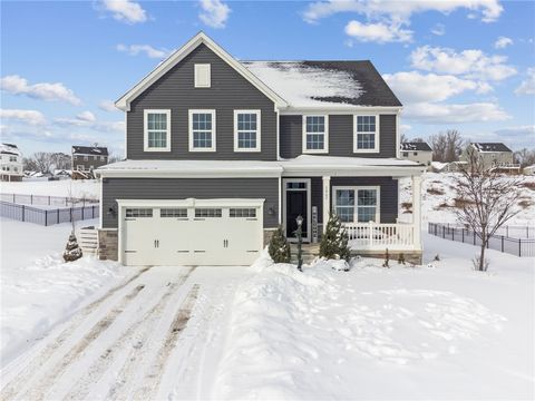 Photo of 1065 Wedgewood Dr, Jeannette, PA 15644 (MLS # 1738513)