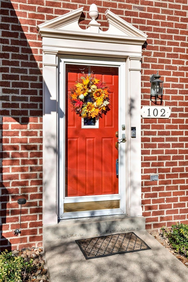 102 Unity Sq