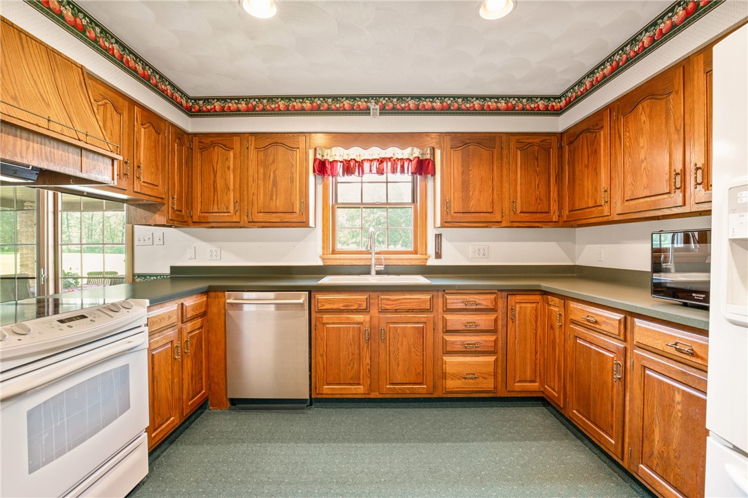 Somerset Twp, Pennsylvania 15501, United States, 5 Bedrooms Bedrooms, ,4 BathroomsBathrooms,Residential,Active,177897