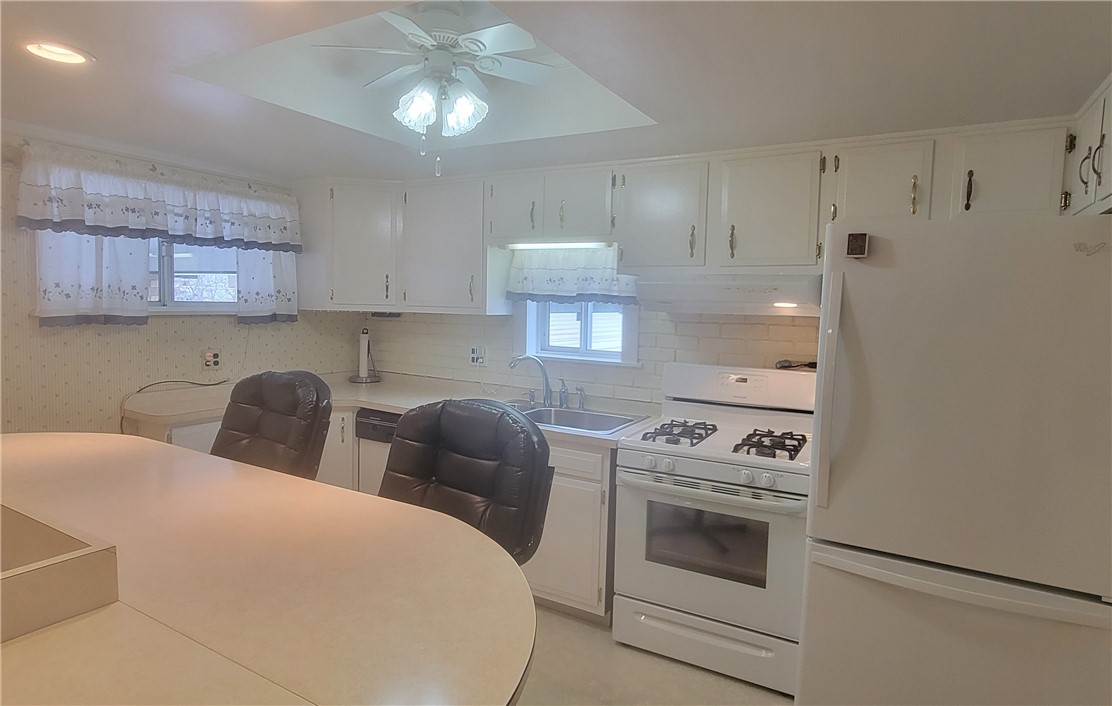 Economy, Pennsylvania 15143, United States, 3 Bedrooms Bedrooms, ,2 BathroomsBathrooms,Residential,Contingent,11979