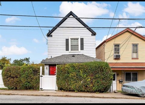 Photo of 5221 Schenley Ave, Pittsburgh, PA 15224 (MLS # 1726223)