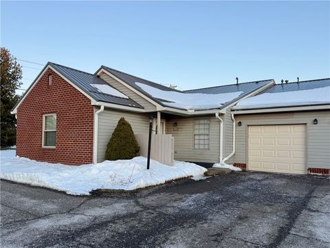Photo of 502 Brookstone Ct, Butler, PA 16001 (MLS # 1740565)