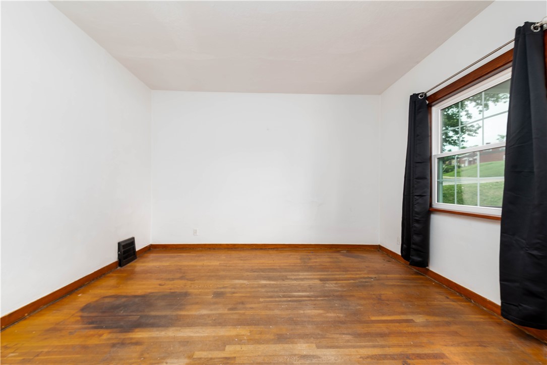 922 Broadway Ave