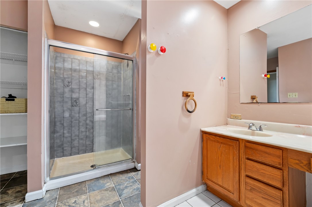 Oakland, Pennsylvania 15213, United States, 4 Bedrooms Bedrooms, ,2 BathroomsBathrooms,Residential,Active,150549