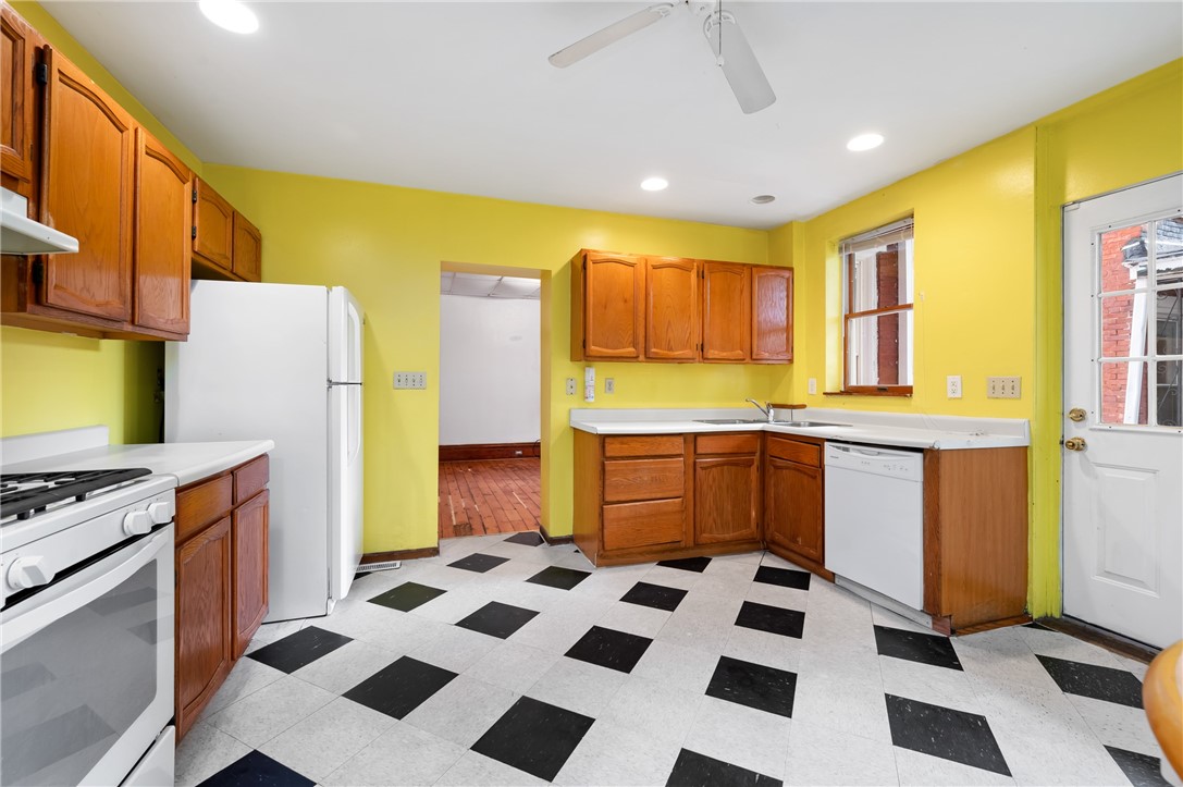 Oakland, Pennsylvania 15213, United States, 4 Bedrooms Bedrooms, ,2 BathroomsBathrooms,Residential,Active,150549