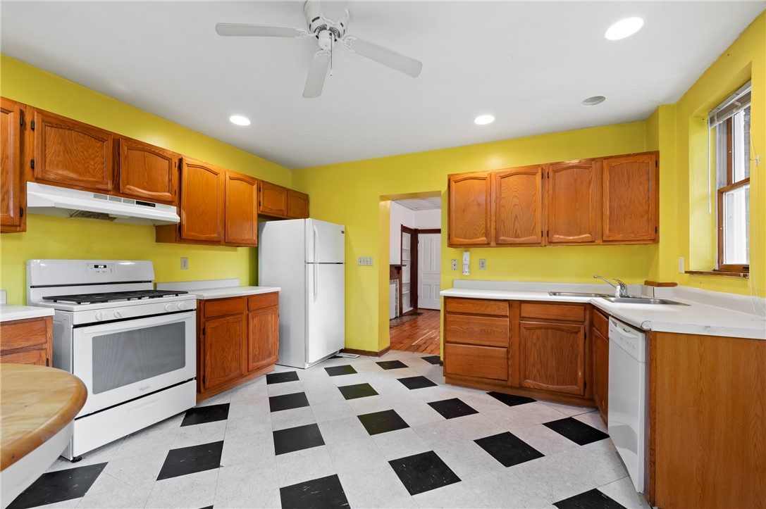 Oakland, Pennsylvania 15213, United States, 4 Bedrooms Bedrooms, ,2 BathroomsBathrooms,Residential,Active,150549