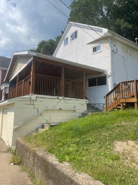 Apartment For Rent - 435 E 7th Ave Ave<br/> Tarentum, PA 15084