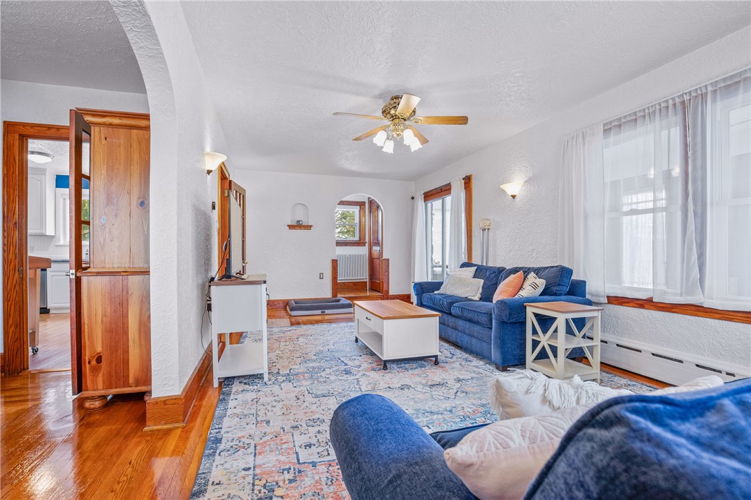 Windber, Pennsylvania 15963, United States, 4 Bedrooms Bedrooms, ,3 BathroomsBathrooms,Residential,Pending,105764