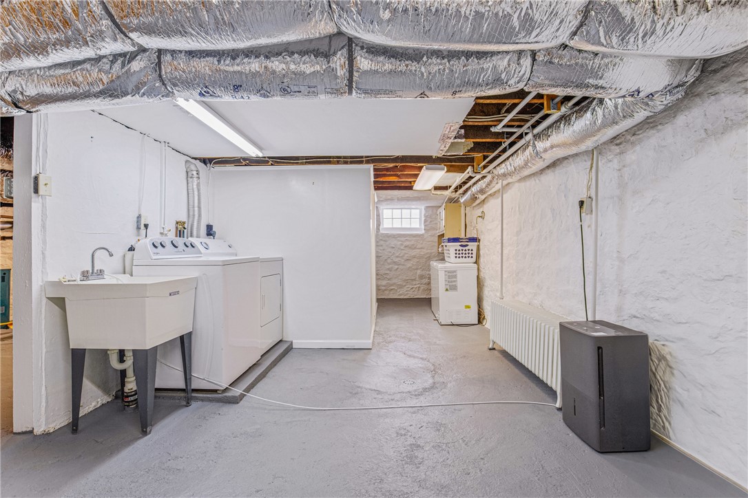 Windber, Pennsylvania 15963, United States, 4 Bedrooms Bedrooms, ,3 BathroomsBathrooms,Residential,Pending,105764