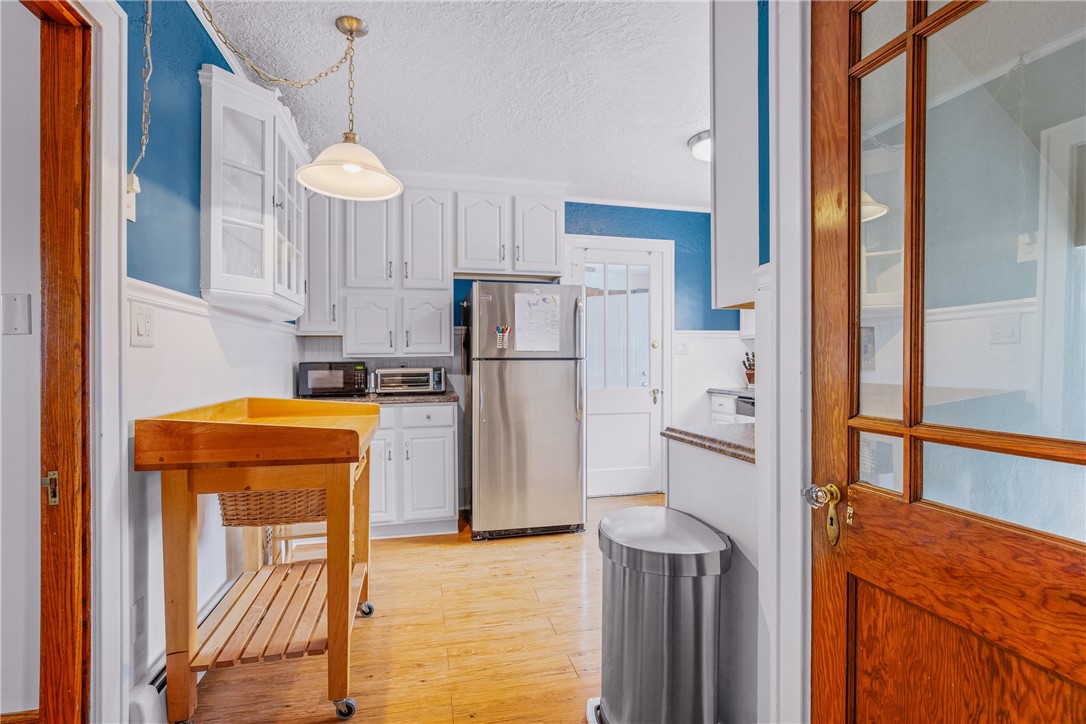 Windber, Pennsylvania 15963, United States, 4 Bedrooms Bedrooms, ,3 BathroomsBathrooms,Residential,Pending,105764