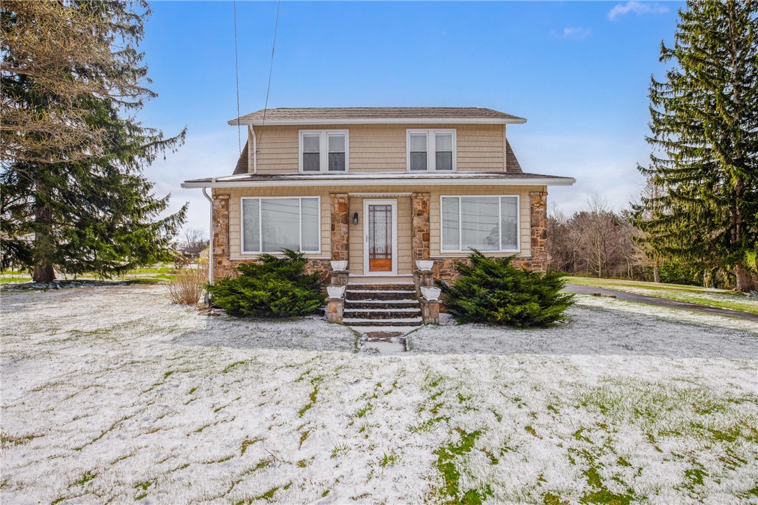 Windber, Pennsylvania 15963, United States, 4 Bedrooms Bedrooms, ,3 BathroomsBathrooms,Residential,Pending,105764