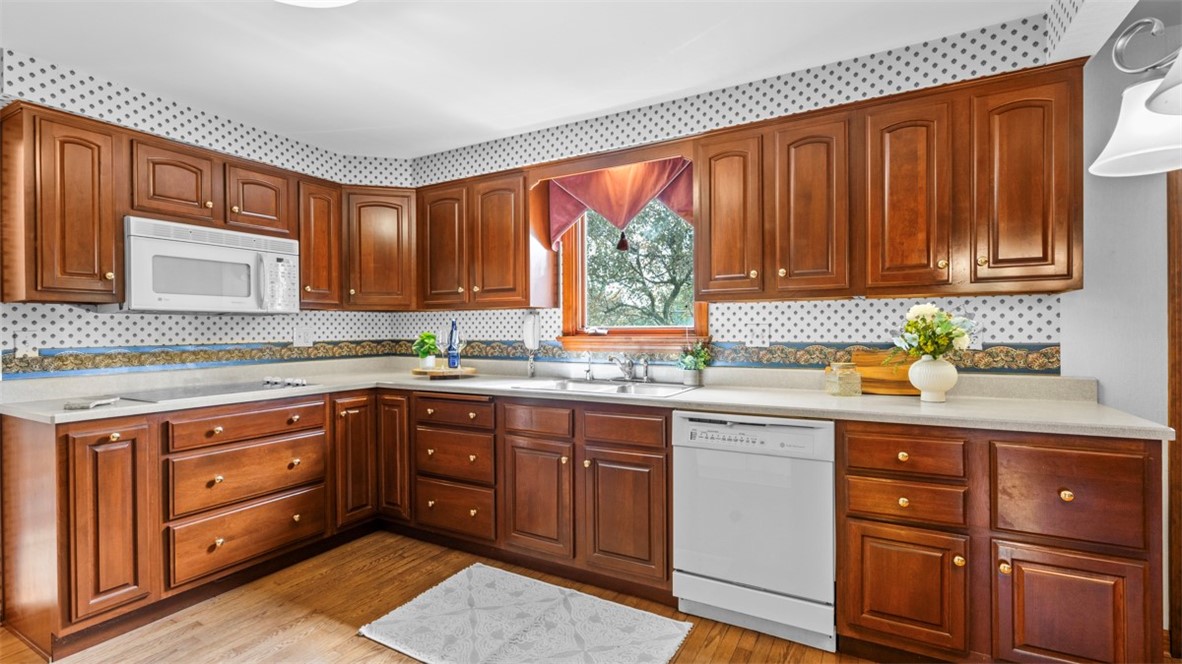 Baldwin Boro, Pennsylvania 15236, United States, 6 Bedrooms Bedrooms, ,3 BathroomsBathrooms,Residential,Contingent,144951