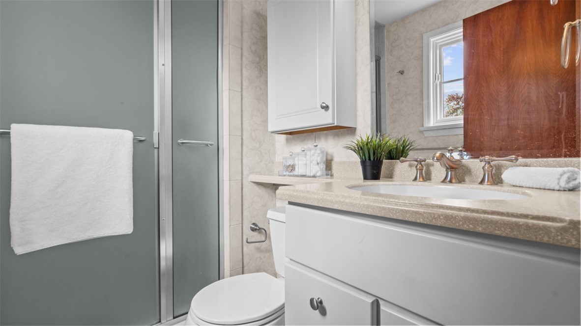 Baldwin Boro, Pennsylvania 15236, United States, 6 Bedrooms Bedrooms, ,3 BathroomsBathrooms,Residential,Contingent,144951