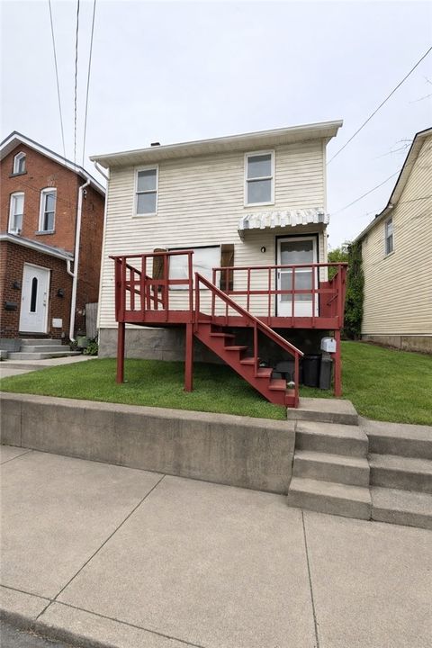 Photo of 515 E 8th Ave, Tarentum, PA 15084 (MLS # 1742584)