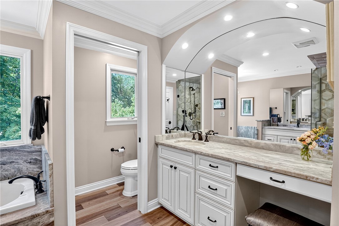 St Clair, Pennsylvania 15241, United States, 4 Bedrooms Bedrooms, ,4 BathroomsBathrooms,Residential,Pending,195870