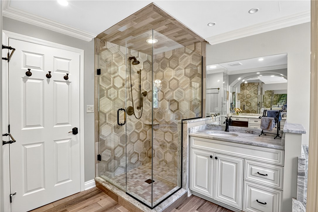 St Clair, Pennsylvania 15241, United States, 4 Bedrooms Bedrooms, ,4 BathroomsBathrooms,Residential,Pending,195870