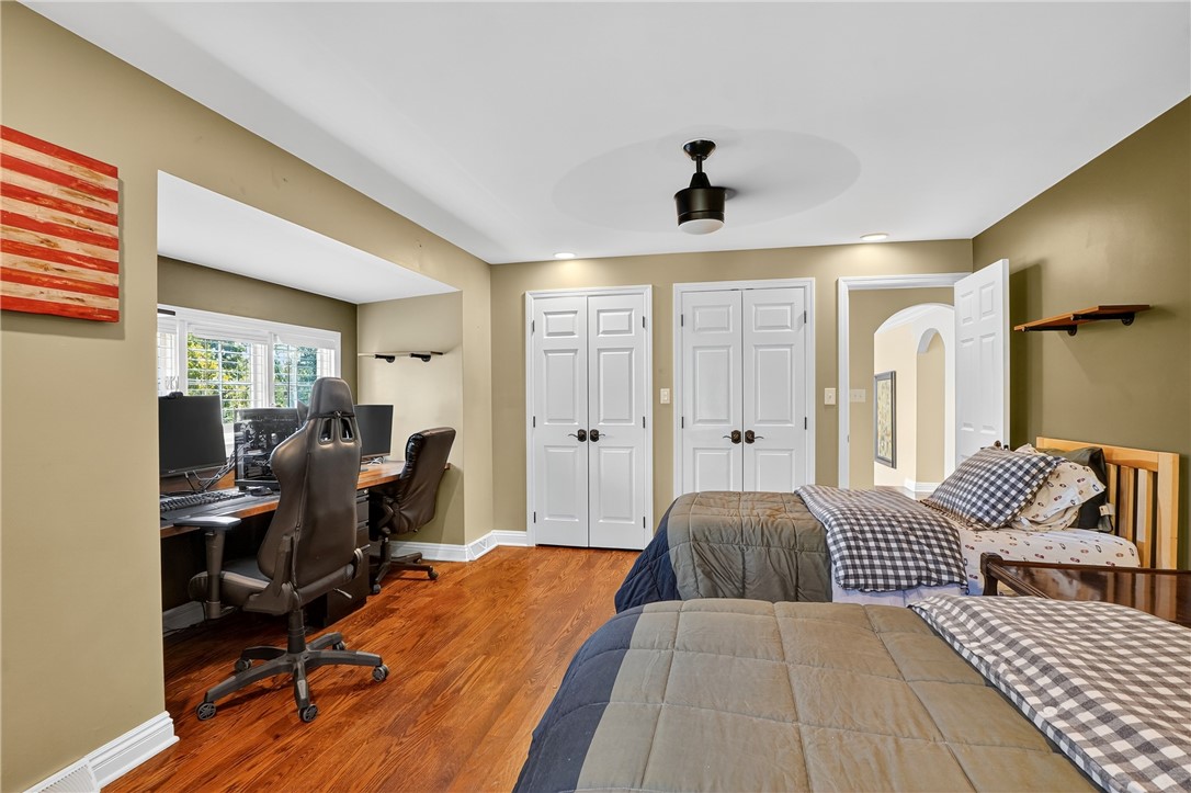 St Clair, Pennsylvania 15241, United States, 4 Bedrooms Bedrooms, ,4 BathroomsBathrooms,Residential,Pending,195870