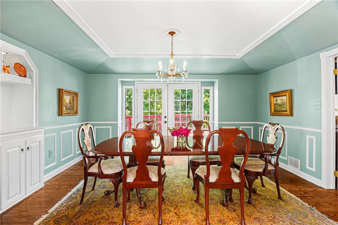 St Clair, Pennsylvania 15241, United States, 4 Bedrooms Bedrooms, ,4 BathroomsBathrooms,Residential,Pending,195870