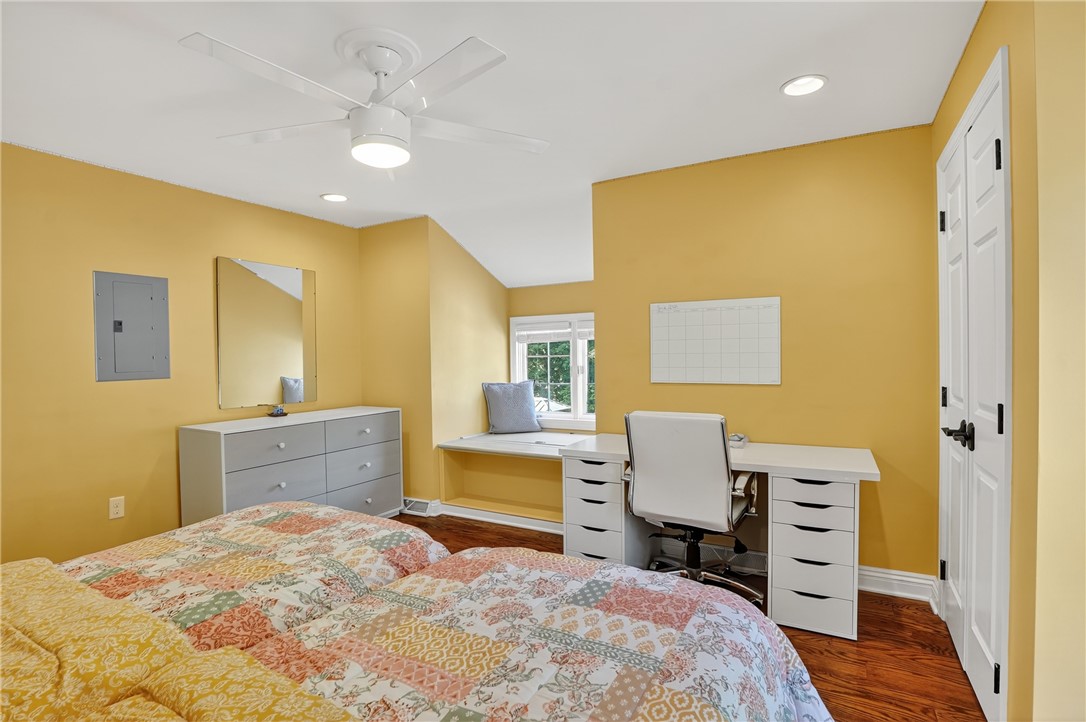 St Clair, Pennsylvania 15241, United States, 4 Bedrooms Bedrooms, ,4 BathroomsBathrooms,Residential,Pending,195870