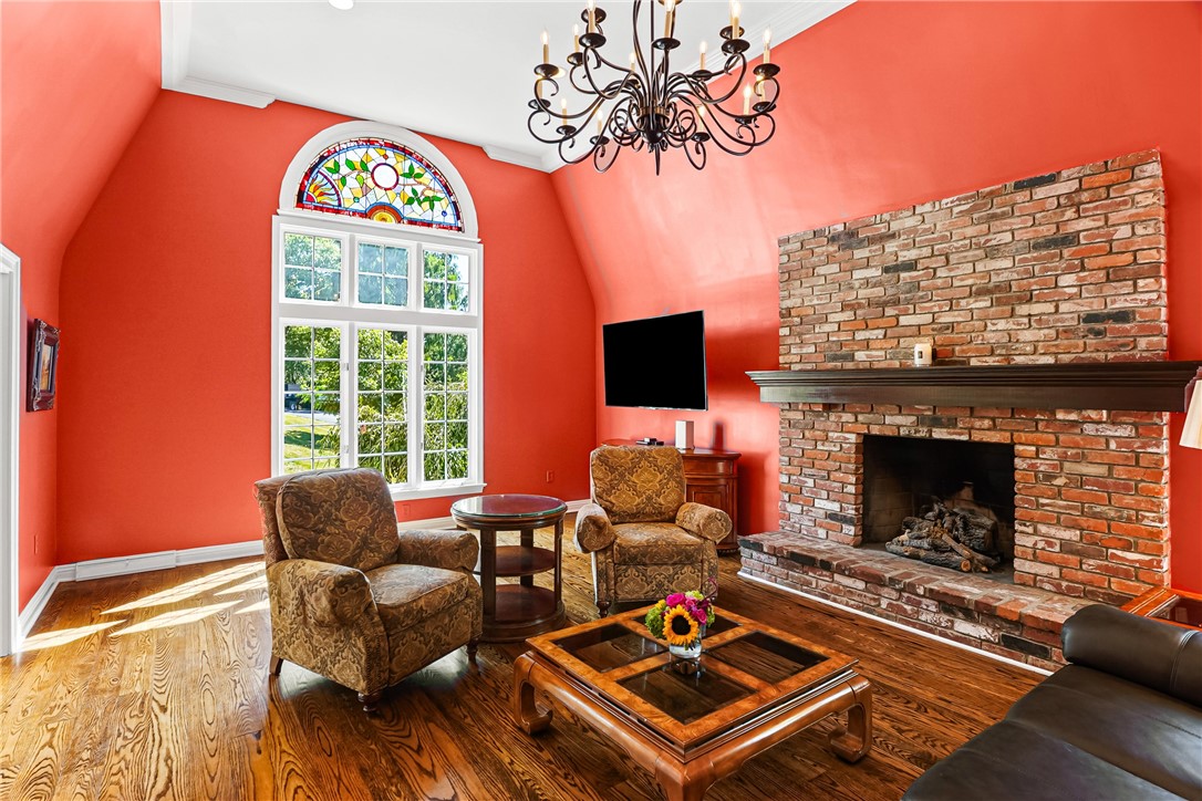 St Clair, Pennsylvania 15241, United States, 4 Bedrooms Bedrooms, ,4 BathroomsBathrooms,Residential,Pending,195870