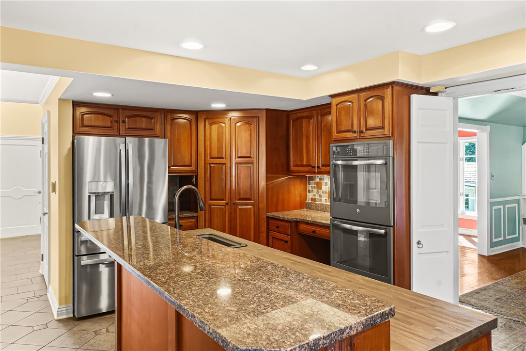 St Clair, Pennsylvania 15241, United States, 4 Bedrooms Bedrooms, ,4 BathroomsBathrooms,Residential,Pending,195870