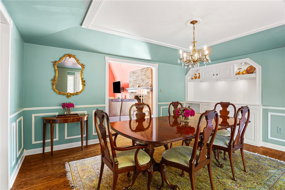 St Clair, Pennsylvania 15241, United States, 4 Bedrooms Bedrooms, ,4 BathroomsBathrooms,Residential,Pending,195870