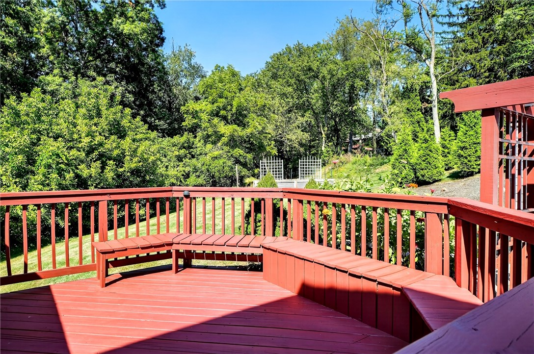 St Clair, Pennsylvania 15241, United States, 4 Bedrooms Bedrooms, ,4 BathroomsBathrooms,Residential,Pending,195870