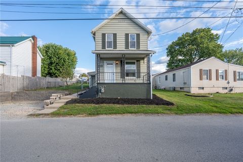 Photo of 39 Kingston St, Youngstown, PA 15696 (MLS # 1725853)