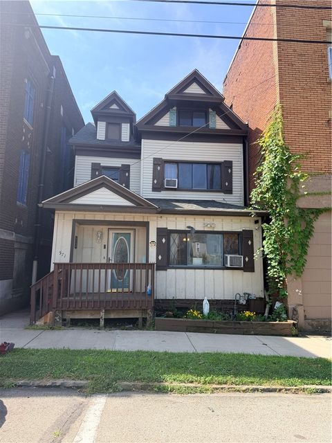 Photo of 571 3rd St, Pitcairn, PA 15140 (MLS # 1764179)