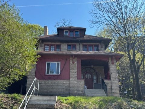 Photo of 5644 Beacon St, Pittsburgh, PA 15217 (MLS # 1748330)