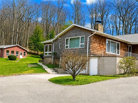 Photo of 326 Keslar School Rd, Acme, PA 15610 (MLS # 1751644)