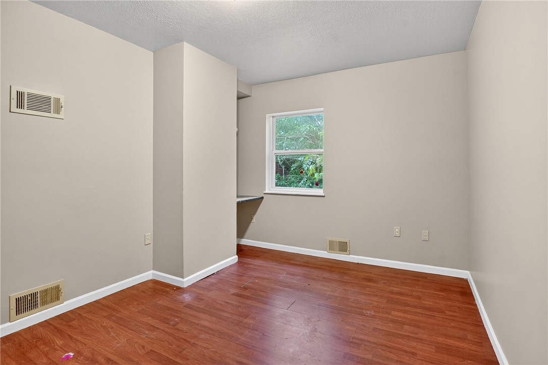 McKees Rocks, Pennsylvania 15136, United States, ,Residential,Pending,183856