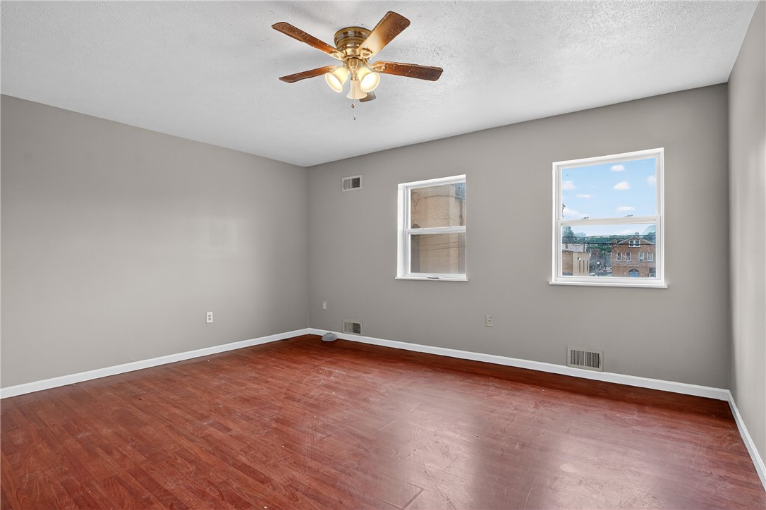 McKees Rocks, Pennsylvania 15136, United States, ,Residential,Pending,183856