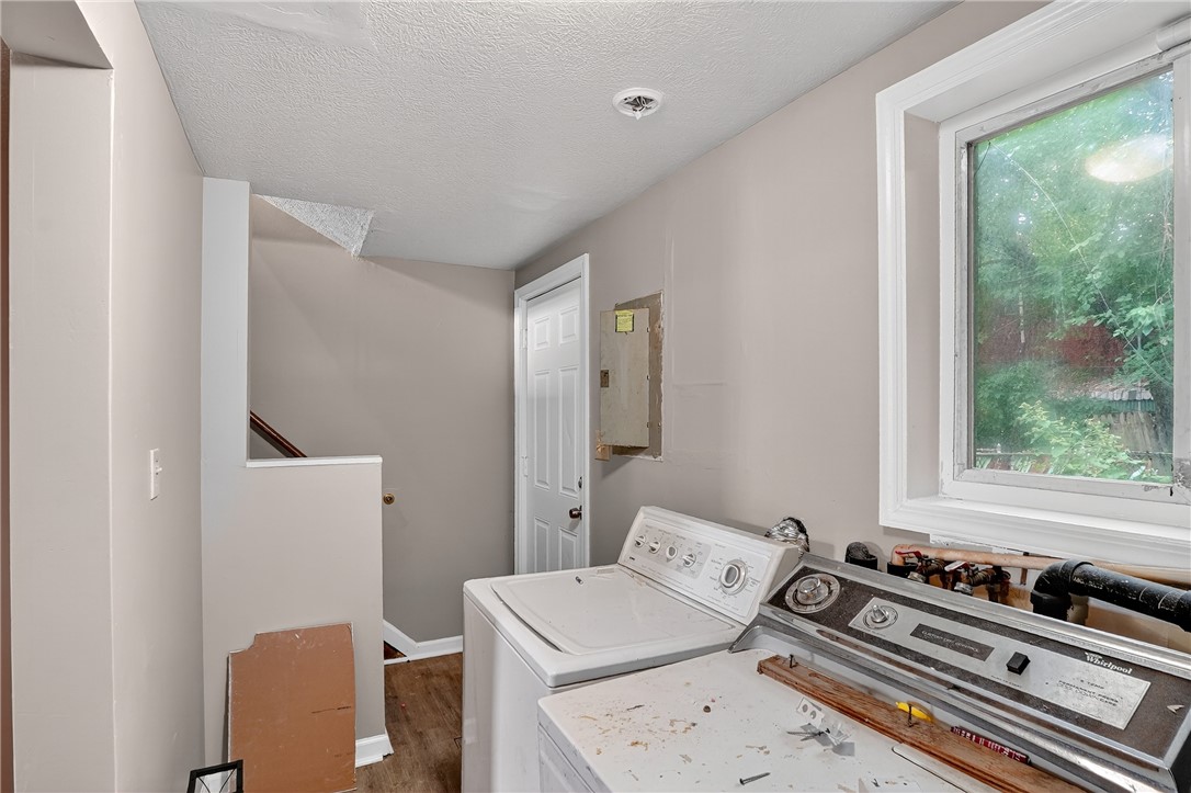 McKees Rocks, Pennsylvania 15136, United States, ,Residential,Pending,183856