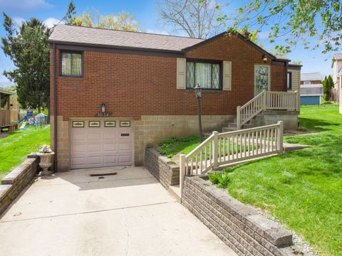Photo of 1034 Francis Road, Pittsburgh, PA 15234 (MLS # 1752856)
