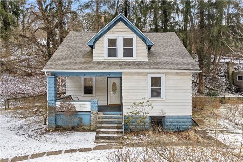 Homes For Sale - 1341 Scrubgrass Rd<br/> Scott Twp, PA 15106