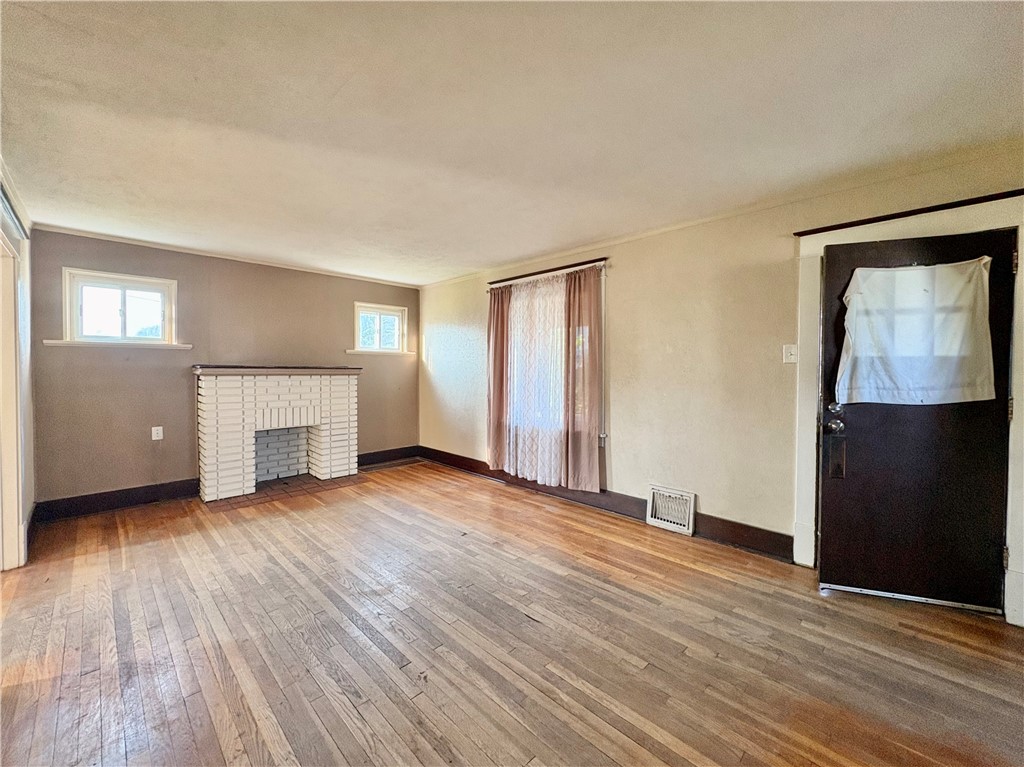 Rochester, Pennsylvania 15074, United States, 2 Bedrooms Bedrooms, ,1 BathroomBathrooms,Residential,Active,189339