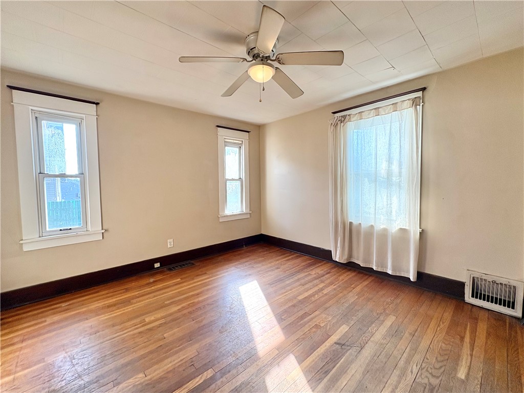 Rochester, Pennsylvania 15074, United States, 2 Bedrooms Bedrooms, ,1 BathroomBathrooms,Residential,Active,189339