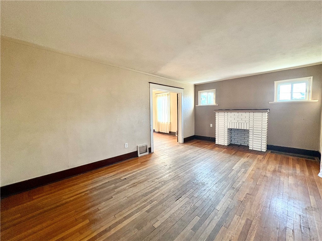 Rochester, Pennsylvania 15074, United States, 2 Bedrooms Bedrooms, ,1 BathroomBathrooms,Residential,Active,189339