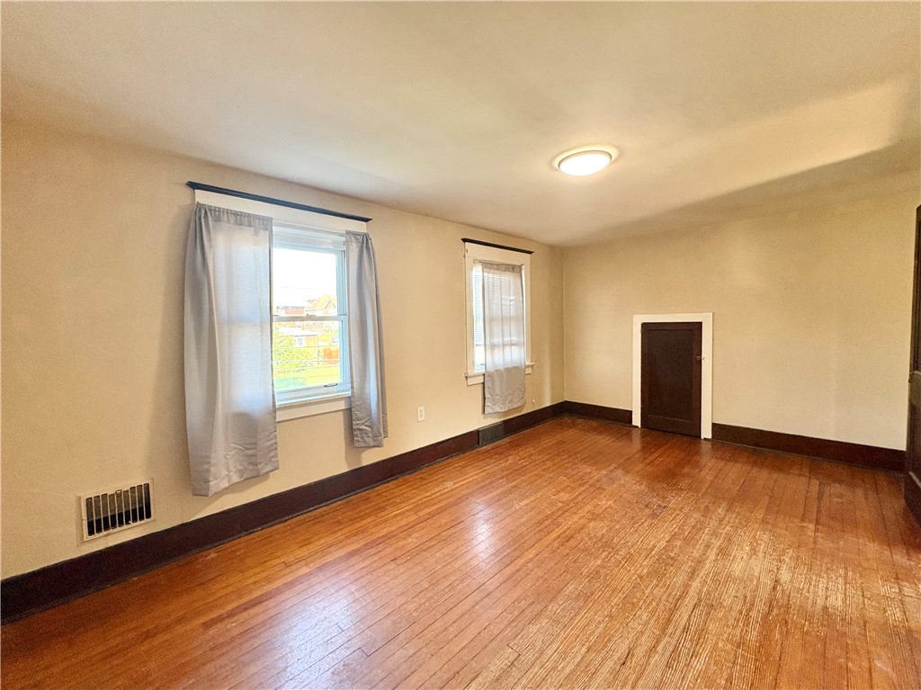 Rochester, Pennsylvania 15074, United States, 2 Bedrooms Bedrooms, ,1 BathroomBathrooms,Residential,Active,189339