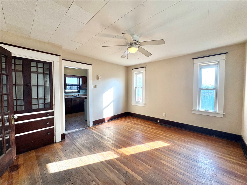 Rochester, Pennsylvania 15074, United States, 2 Bedrooms Bedrooms, ,1 BathroomBathrooms,Residential,Active,189339