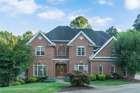 Photo of 3424 Lashan Drive, Murrysville, PA 15668 (MLS # 1746348)